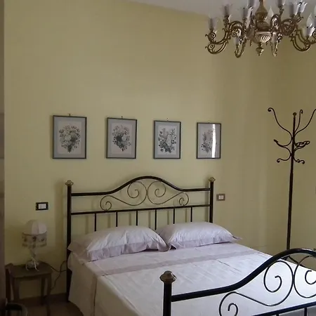 With One Bedroom In Viareggio, With Wonderful Mountain View 아파트